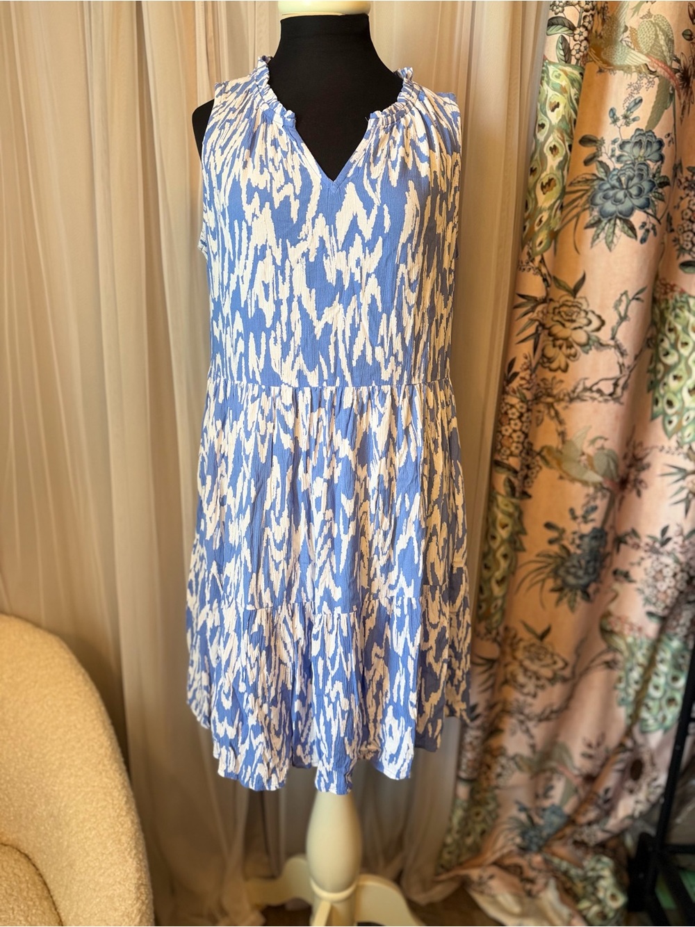BeachLunchLounge Blue White Abstract Tiered Dress Size M Rayon